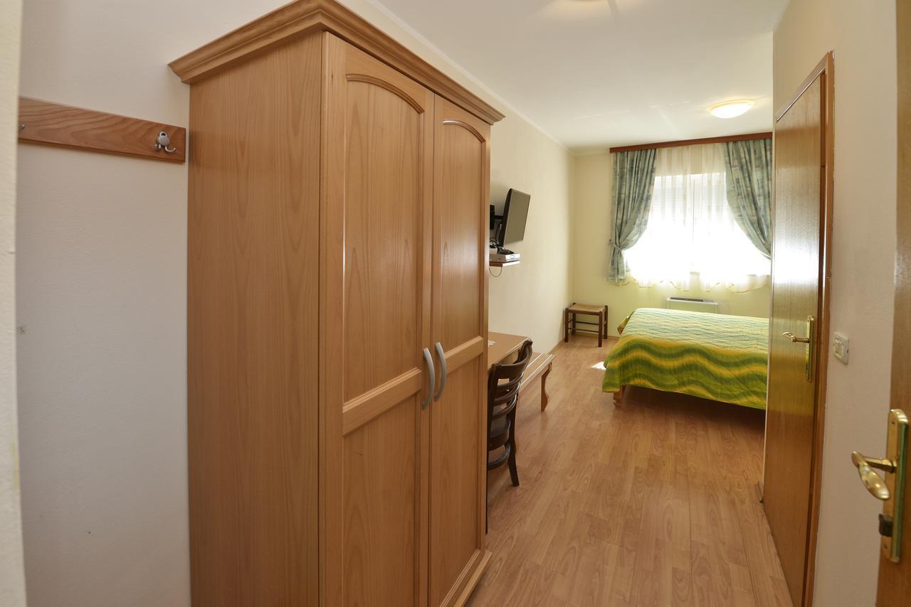 Bed And Breakfast Julia Seget  Exterior foto